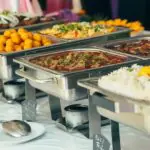 Refeições transportadas x gestão local: qual o melhor serviço de alimentação?