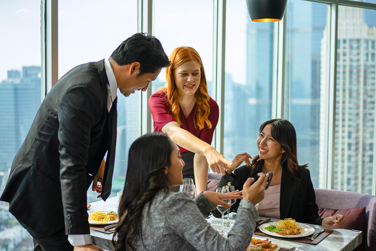 Vale-Refeição ou Refeitório Terceirizado