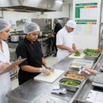 Segurança alimentar em restaurantes corporativos: como prevenir riscos e garantir a qualidade das refeições